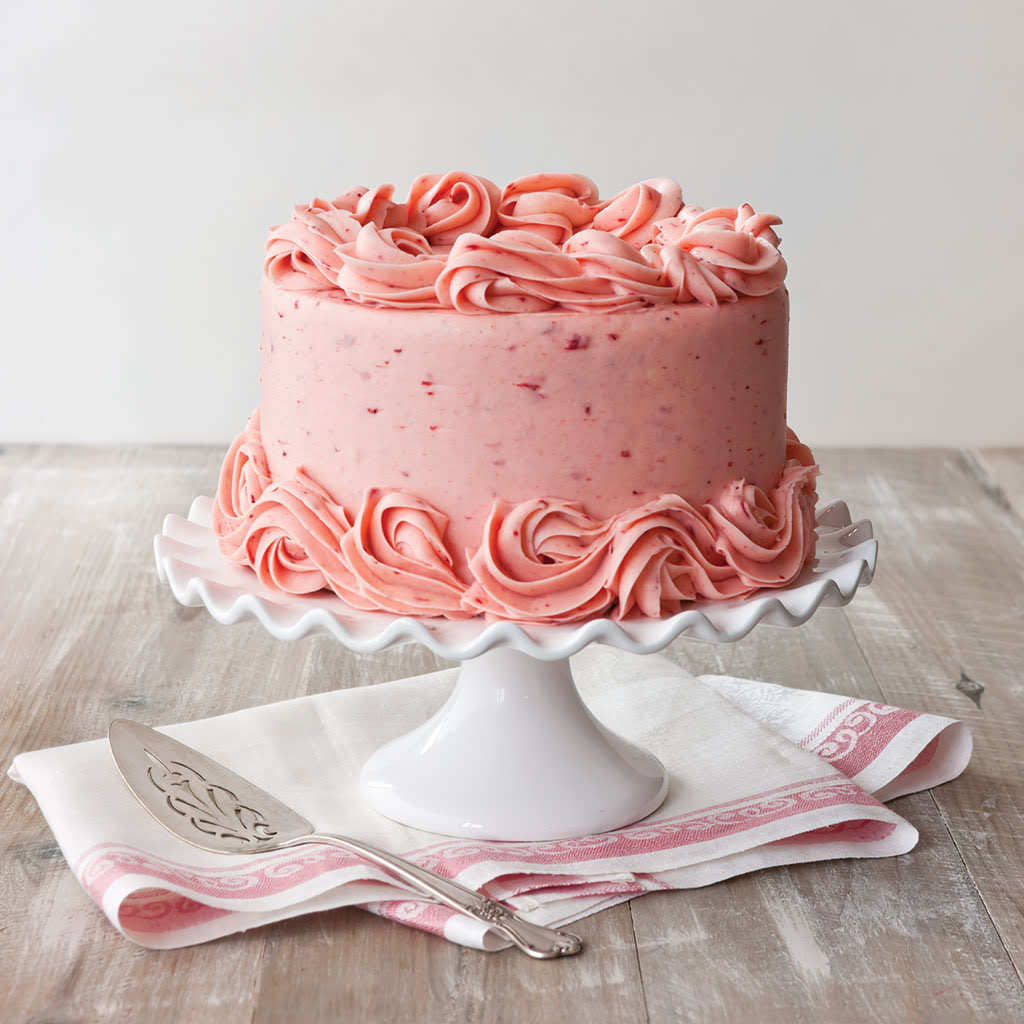 Eggless Strawberry Cake