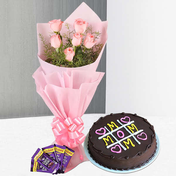 Sweet Pink Roses With Cake