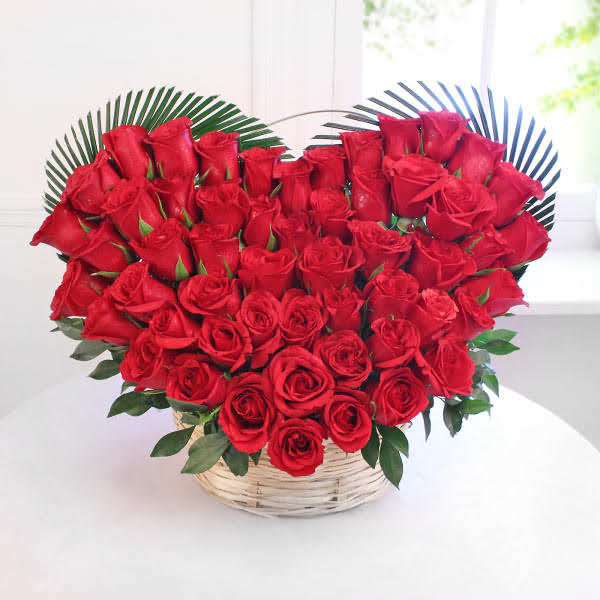 50 Red Roses Heart
